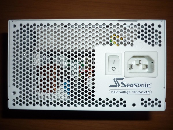 Seasonic_Snow_Silent_750W_-_Uno_sguardo_da_vicino_-_2