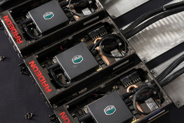 AMD_Radeon_R9_Fury_X_-_dissi