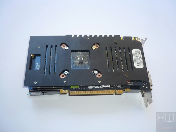058-inno3d-gtx950-ichill-foto-scheda-retro-varie