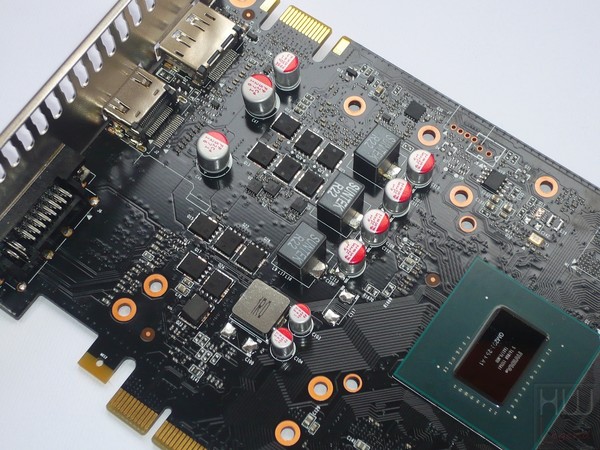 079-inno3d-gtx950-ichill-circuiteria-alimentazione