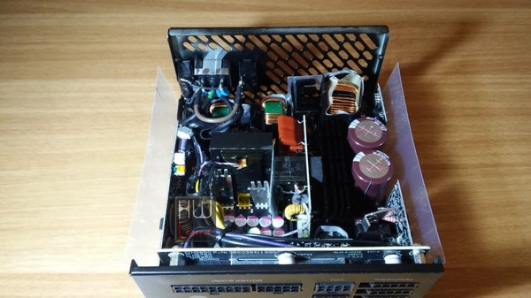 FSP_Hydro_G_750W_-_Analisi_Interna_-_1