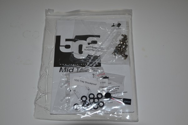 In_Win_503_-_Packaging_e_Bundle_-_7