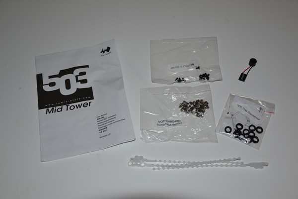 In_Win_503_-_Packaging_e_Bundle_-_8