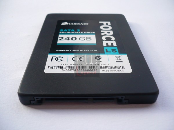 027-corsair-force-ls-ssd-240gb-foto-ssd-fronte