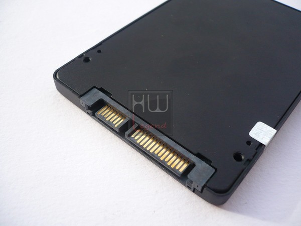 032a-corsair-force-ls-ssd-240gb-foto-ssd-retro