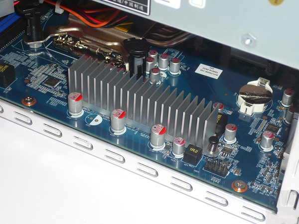 050-shuttle-sh170r6-foto-minipc-dissi-circuiteria