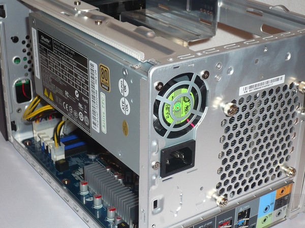 061-shuttle-sh170r6-foto-minipc-alimentatore-ventola