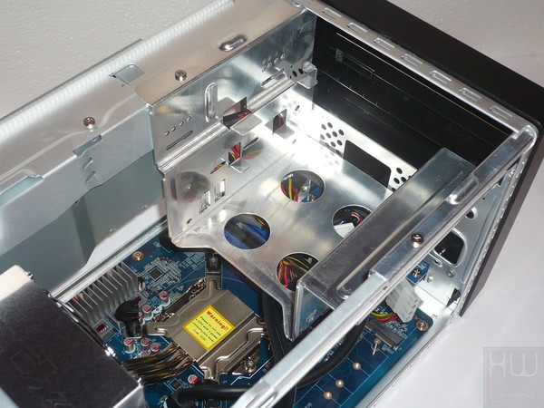 062-shuttle-sh170r6-foto-minipc-alloggiamenti-unit