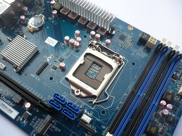 067-shuttle-sh170r6-foto-minipc-scheda-madre-socket-1151