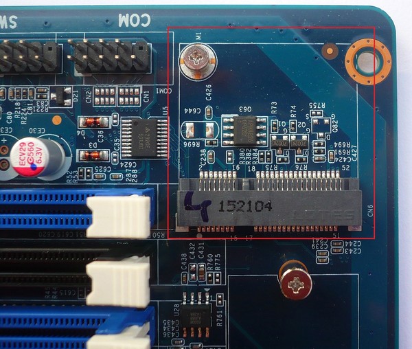 071a-shuttle-sh170r6-foto-minipc-scheda-madre-slot-mini-pcie