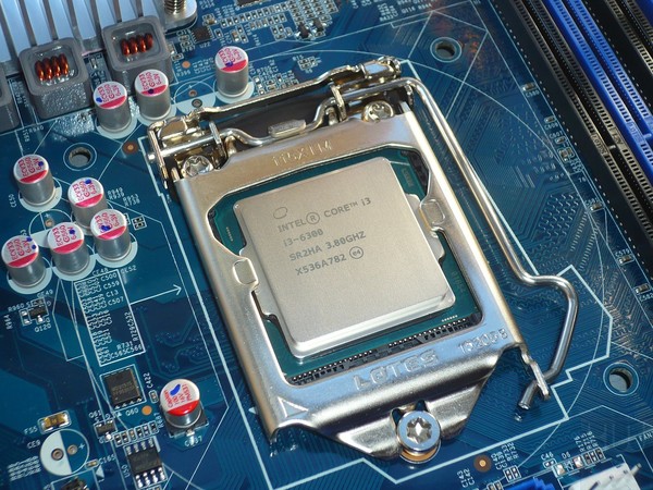079-shuttle-sh170r6-foto-minipc-installazione-componenti-cpu-1