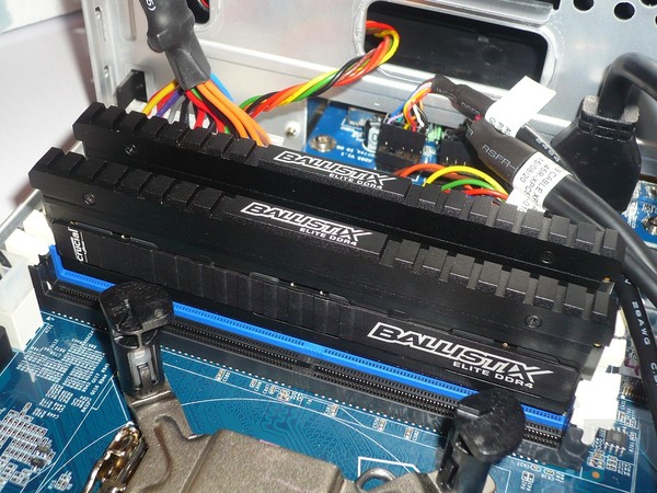 085-shuttle-sh170r6-foto-minipc-installazione-componenti-ram-ddr4