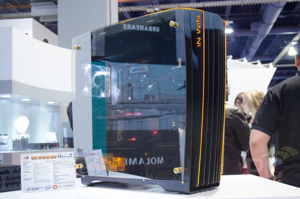 In_Win_CES_2016_-_2