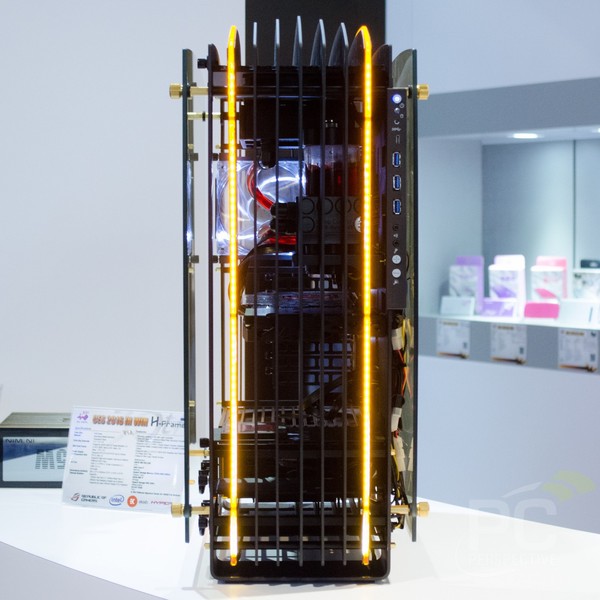 In_Win_CES_2016_-_3