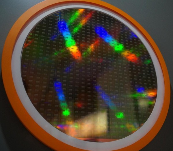 Samsung_HBM2