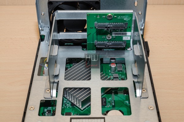 ASUSTOR_AS3102T_-_Uno_sguardo_allinterno_-_4