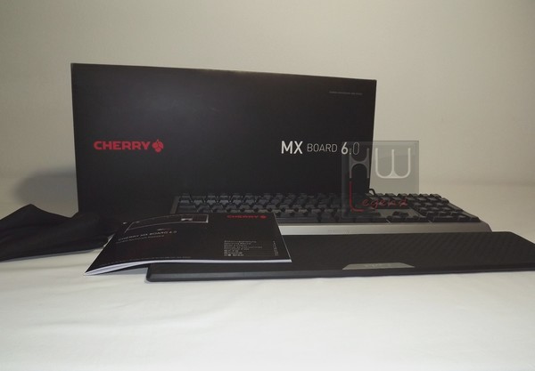 CHERRY_MX_Board_6.0_-_Confezione_e_Bundle_-_14a