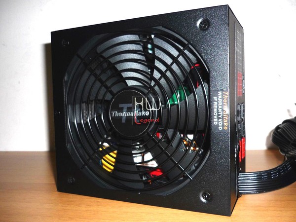 Thermaltake_Smart_DPS_G_650_-_Uno_sguardo_da_vicino_-_6