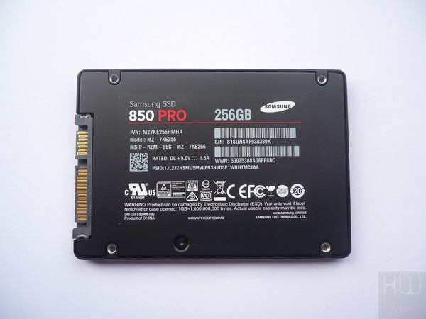 021-samsung-850pro-ssd-foto-ssd-retro
