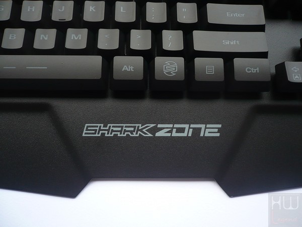 021-sharkoon-k20-foto-tastiera-dettaglio-stemma