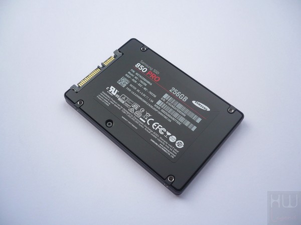 022-samsung-850pro-ssd-foto-ssd-retro