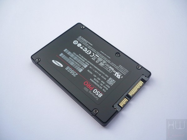 023-samsung-850pro-ssd-foto-ssd-retro