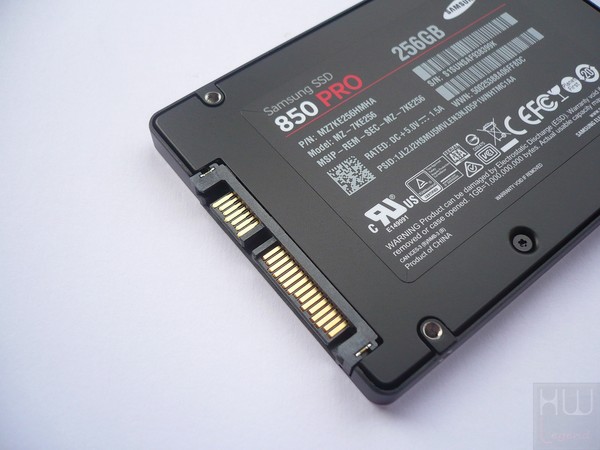026-samsung-850pro-ssd-foto-ssd-retro-connettori
