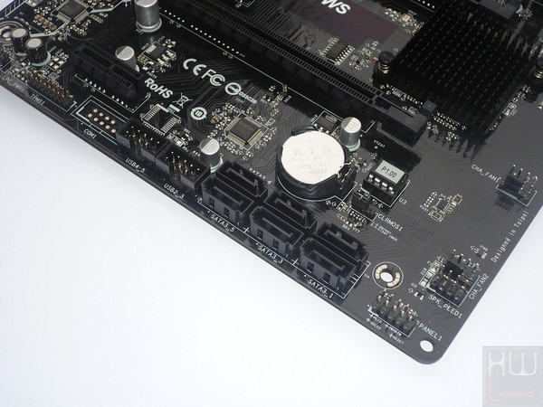031-asrock-e3v5-ws-intro-foto-scheda-porte-sata