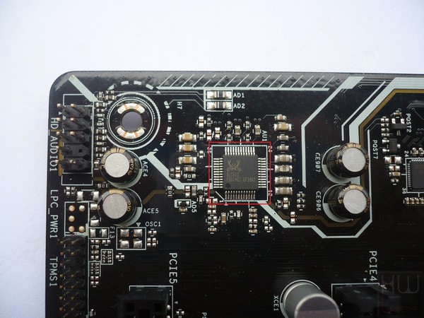 033-asrock-e3v5-ws-intro-foto-scheda-chip-audio