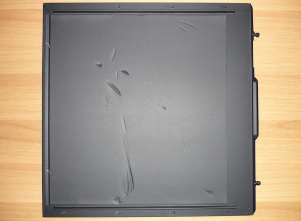NZXT_H440_Special_Edition_-_Pannello_laterale_1