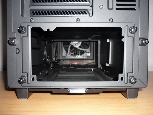 NZXT_H440_Special_Edition_-_Uno_sguardo_allesterno_-_13