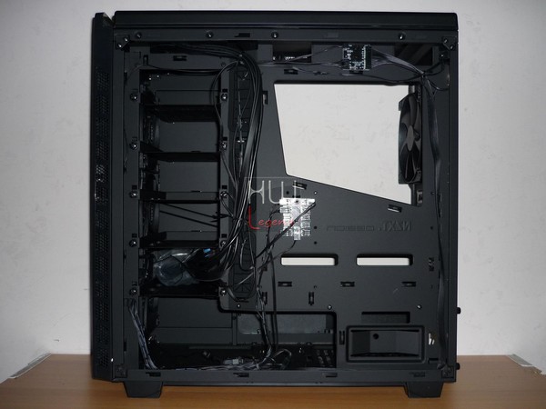 NZXT_H440_Special_Edition_-_Uno_sguardo_allinterno_-_1