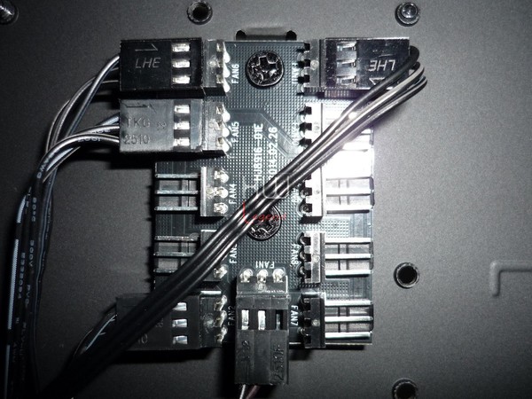 NZXT_H440_Special_Edition_-_Uno_sguardo_allinterno_-_4