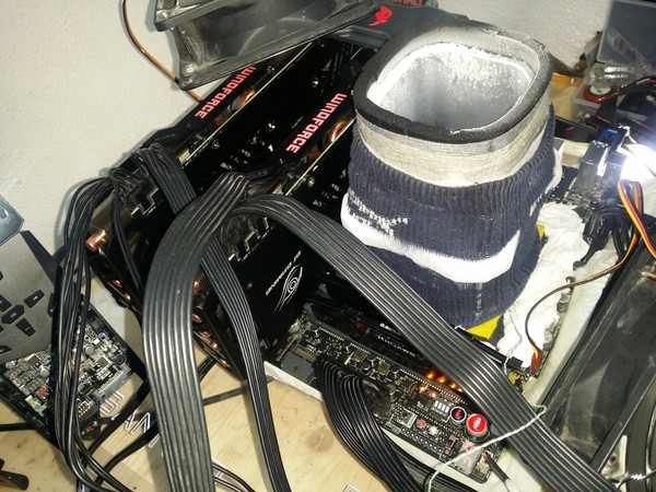 Roberto_Sannino_e_GIGABYTE_G1_Gaming_GeForce_GTX_980_Ti