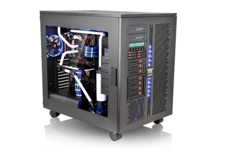Thermaltake_TT_Premium_Core_W200_Super_Tower_Chassis_-_4