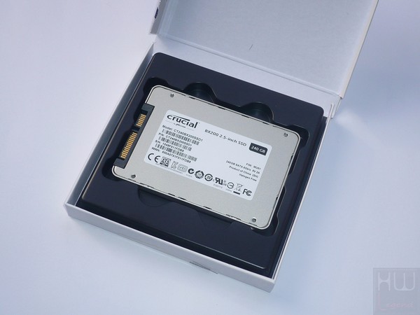 008-crucial-bx200-ssd-foto-confezione-interno