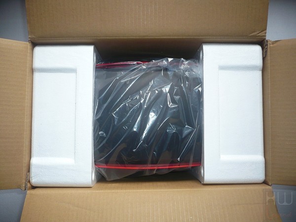 008-nzxt-manta-itx-foto-confezione-interno