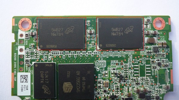 030-crucial-bx200-ssd-foto-chip-nand-flash-micron