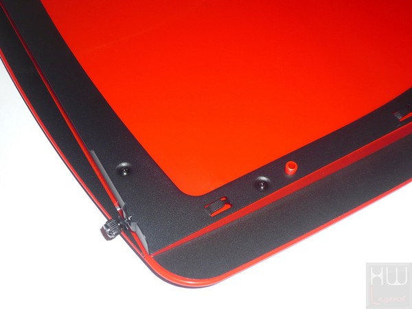 040-nzxt-manta-itx-foto-case-paratia-dettaglio-fissaggio