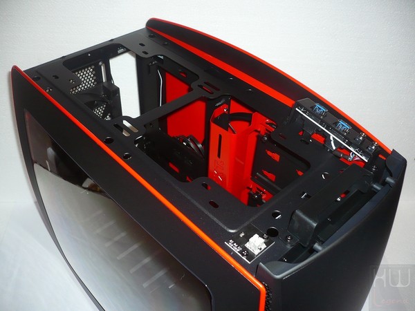 052-nzxt-manta-itx-foto-case-dettaglio-pannello-superiore-alloggiamento-ventole-radiatori