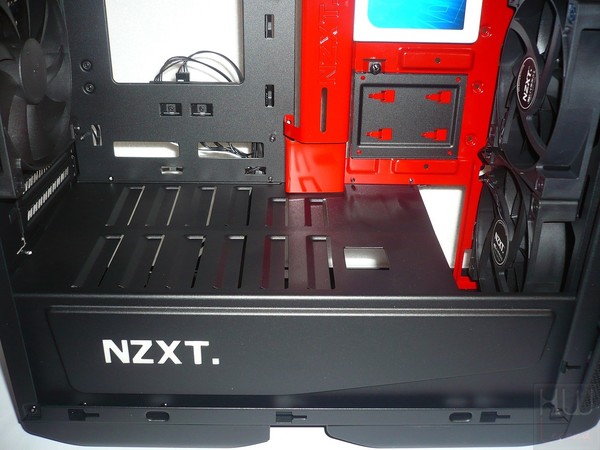 071-nzxt-manta-itx-foto-case-dettaglio-interno-particolare-vano-psu