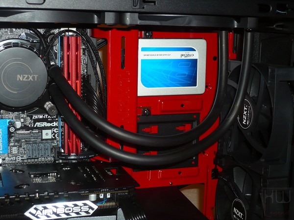 086-nzxt-manta-itx-foto-case-assemblaggio-ssd