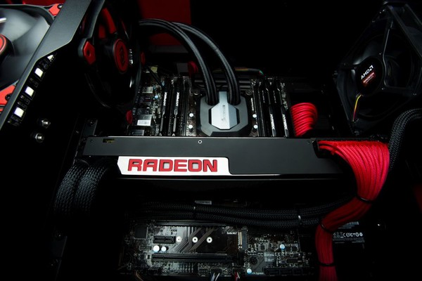 Nuova_AMD_Radeon_Pro_Duo_-_2