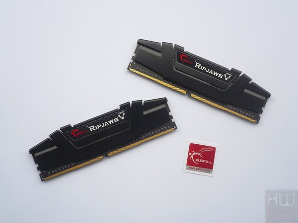 011-gskill-ripjaws-v-ddr4-foto-confezione-interno-contenuto