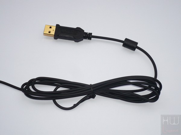 045-gigabyte-xm300-mouse-foto-particolare-cavo-usb