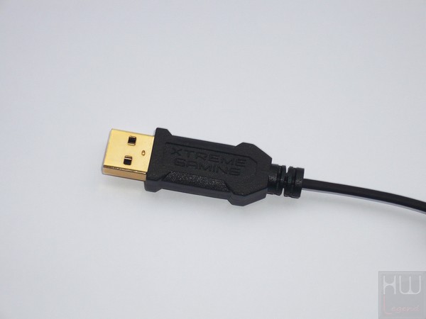046-gigabyte-xm300-mouse-foto-particolare-cavo-usb-connettore-placcatura-oro
