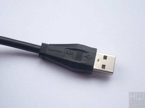 054-tesoro-excalibur-v2-foto-tastiera-particolare-connettore-USB