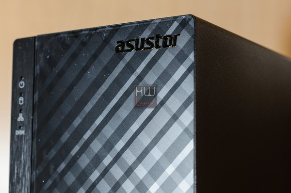 ASUSTOR_AS3202T_-_Uno_sguardo_allesteno_-_2a