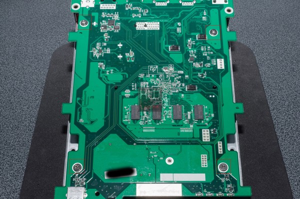 ASUSTOR_AS3202T_-_Uno_sguardo_allinterno_-_22