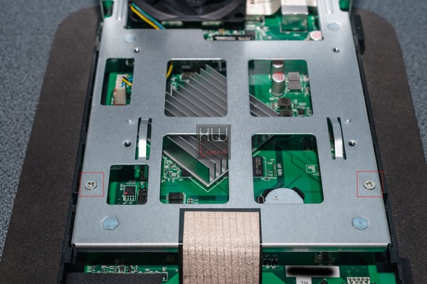 ASUSTOR_AS3202T_-_Uno_sguardo_allinterno_-_7